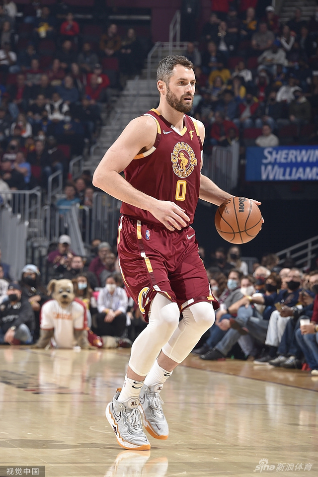 对运动员提 对运动员提